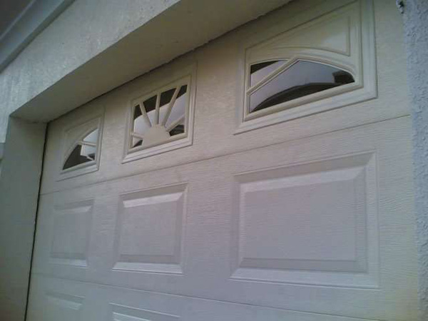 車庫門聯動功能：